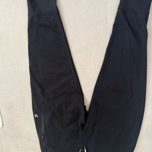 Vuori Black Sundays Performance Joggers